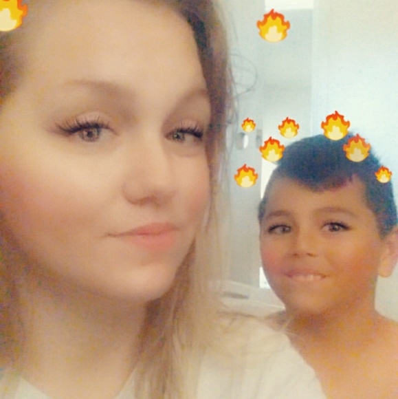 Meet your Posher, Sara - Picture 3 of 5